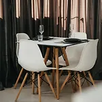 Train Station Modern App - The Nest Apartamento *