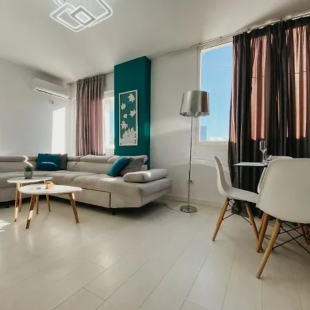 Apartment Train Station Modern App - The Nest *