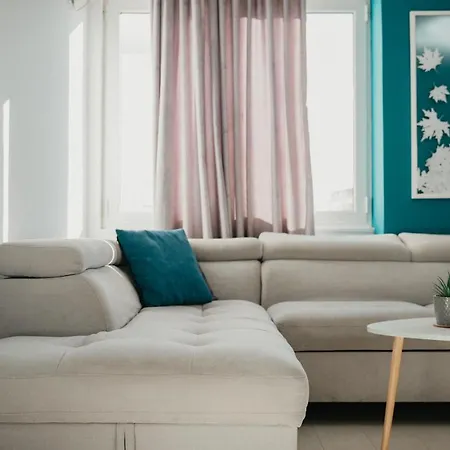 Apartman Train Station Modern App - The Nest *