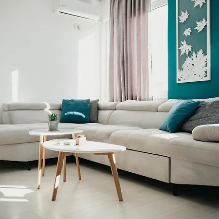 Train Station Modern App - The Nest Apartment *